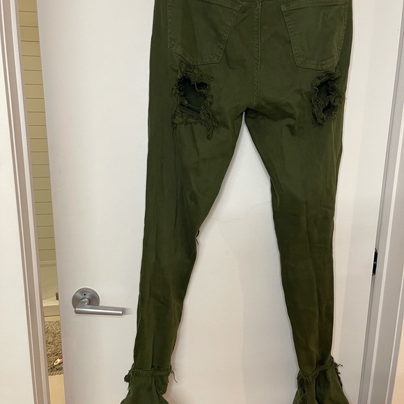 Ripped pants - Picture 3 of 6